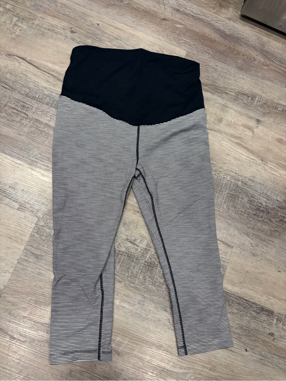 Zella Black Waistband Narrow Black & White Striped Leggings